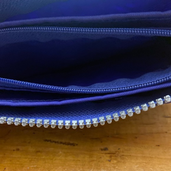 Royal blue nylon Kipling wallet. EUC. No monkey keychain. No wristlet strap. - Picture 5 of 6